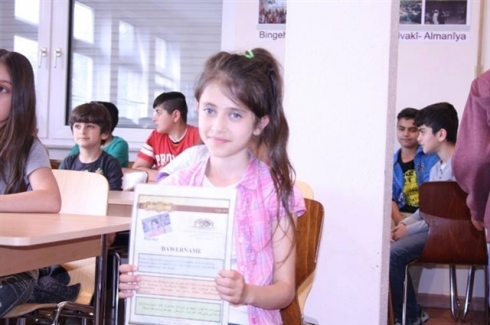 Li Elmanya zarokên Êzdî fêrî kurdî û babetên olî dibin