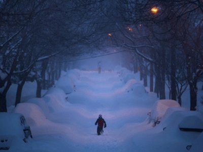 Deadly blizzard sets records, brings eastern US to standstill