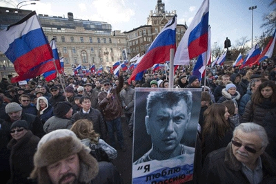 Thousands march in Moscow on one-year anniversary of Nemtsov murder