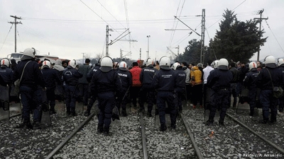 Migrants attempt to break through Greece-Macedonia border