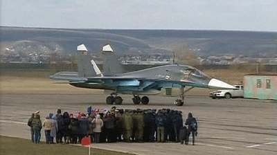 Russian pilots welcomed home as heroes from Syria