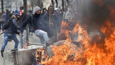 Students clash with police at protests against French labour reform