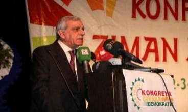 Bi Çavdêriya KCD Konferansa Zimanê Kurdî Li Amedê Destpê Kir