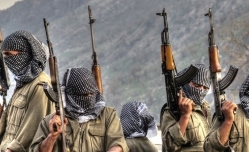 Serkirdeyekî ENKSê: PKK na lê Amerîka rijd e li ser lihevanîna aliyên kurdî li Rojava