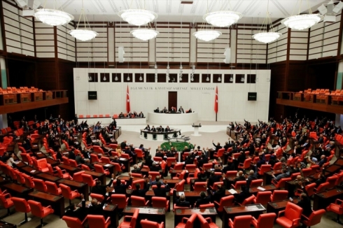 Daxwaza rakirina parêzbendiya 56 parlamenterên HDPê tê kirin