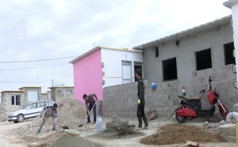 Dohuk officials announce project to upgrade refugee camp housing