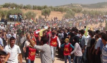 Cenazeyê 21 welatiyan li Efrînê hatin veşartin