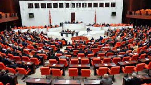Umît Ozdag gef li Garo Paylan Parlamenterê HDPê xwariye