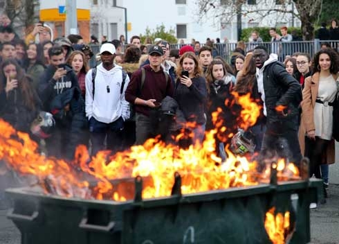 France fears more riots, deploys over 65,000 security forces