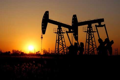 Oil prices decline on swelling oversupply, volatile markets