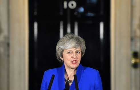 UK PM May seeks Brexit fix in crisis talks