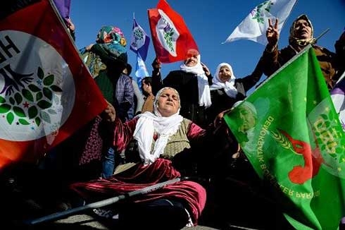 Thousands rally in Diyarbakir for Leyla Guven