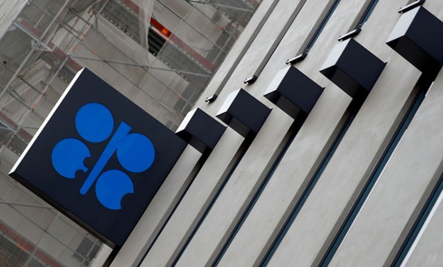 OPEC cuts oil supply steeply but sees growing 2019 headwinds