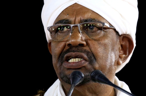 Crisis-struck Sudan signs deals for $300 million with Arab funds