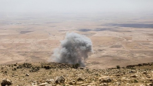 Coalition Jets Destroy 12 IS Hideouts in Qarachoq Mountain