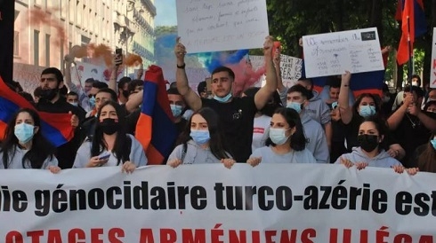 'Erdogan, Assassin,' shout French Armenians on genocide anniversary amid security concerns