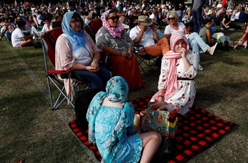 Thousands attend NZ vigil, rally to fight racism, remember Christchurch victims