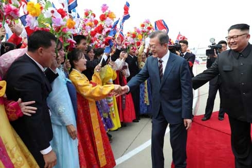 S. Korean leader and North's Kim hold summit talks