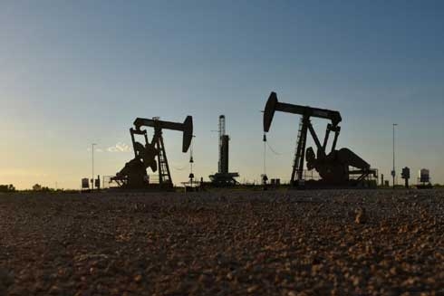 Oil rises to 2014 highs on Iran Sanctions, NAFTA deal