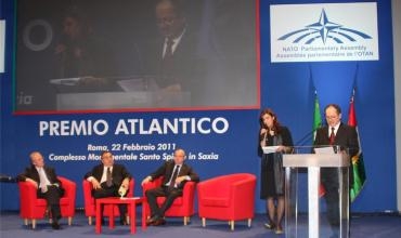 Serokê Barzanî madalya Atlantic Award a Peymana Nato ê wergirt