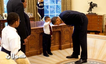 'Touch it, dude!' Obama pic melts hearts