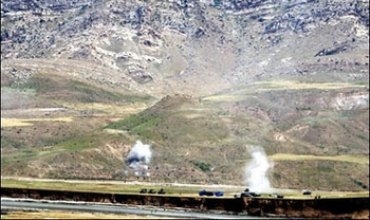 Balafirên Tirkiyê 6 welatî di otomobîlekê de kuştin