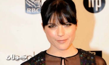 Selma Blair cast in Charlie Sheen's 'Anger Management'