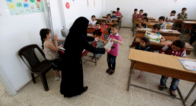 دیپلۆماتکارێکی بەریتانی: لە عێراق شکستخواردووەکانی خوێندن حوکمڕانی دەکەن