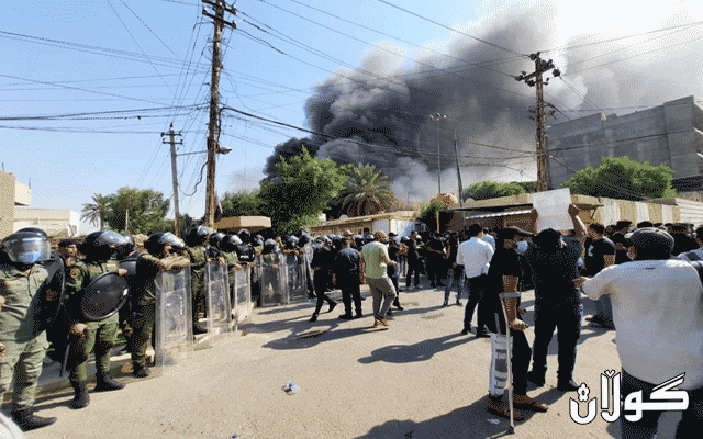 لایەنگرانی حەشدی شەعبی بارەگای پارتی لە بەغدا دەسووتێنن