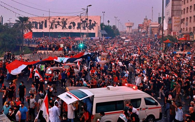 گرژی لەنێوان خۆپیشاندەران و هێزە ئەمنییەکان لە بەغدا دروستبوو