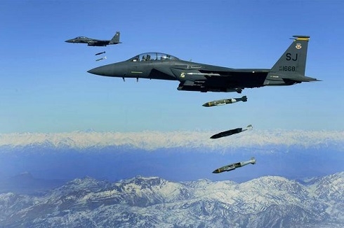 Coalition: Airstrikes Destroy ISIS Mountain Training Camp, Cave Hideout in Iraq